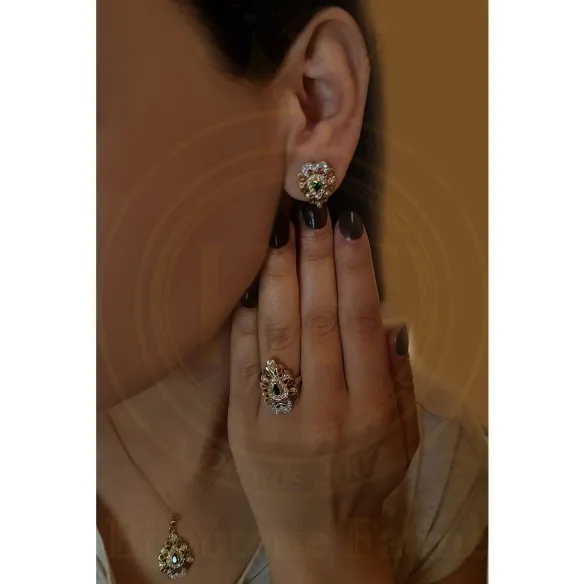 Ensemble chic et unique en or 18 carats